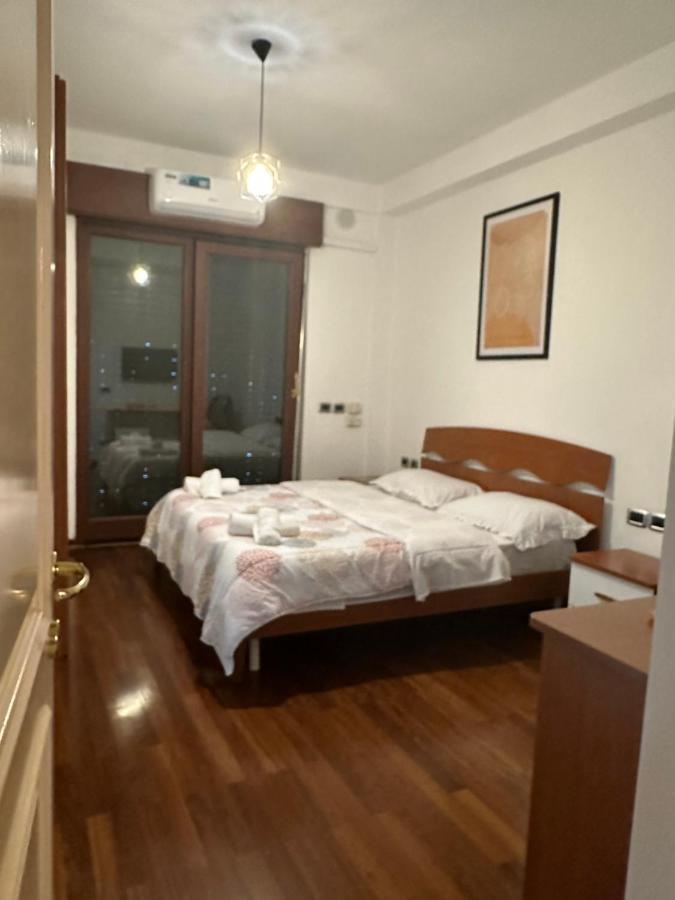 City Center Shkodra B&B Eksteriør billede